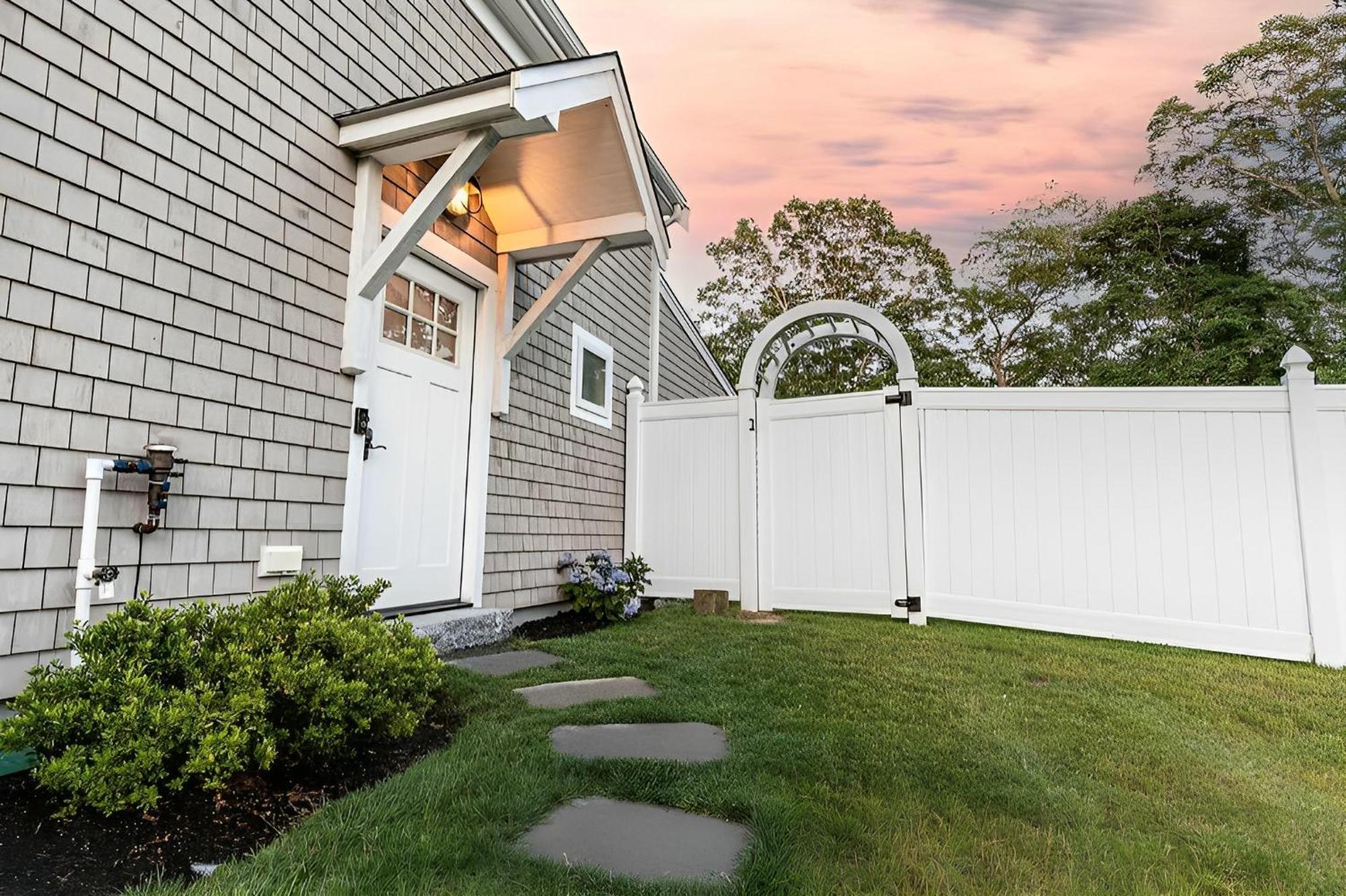 Renovated & Sophisticated Home Near Beach & Shops! Barnstable Esterno foto