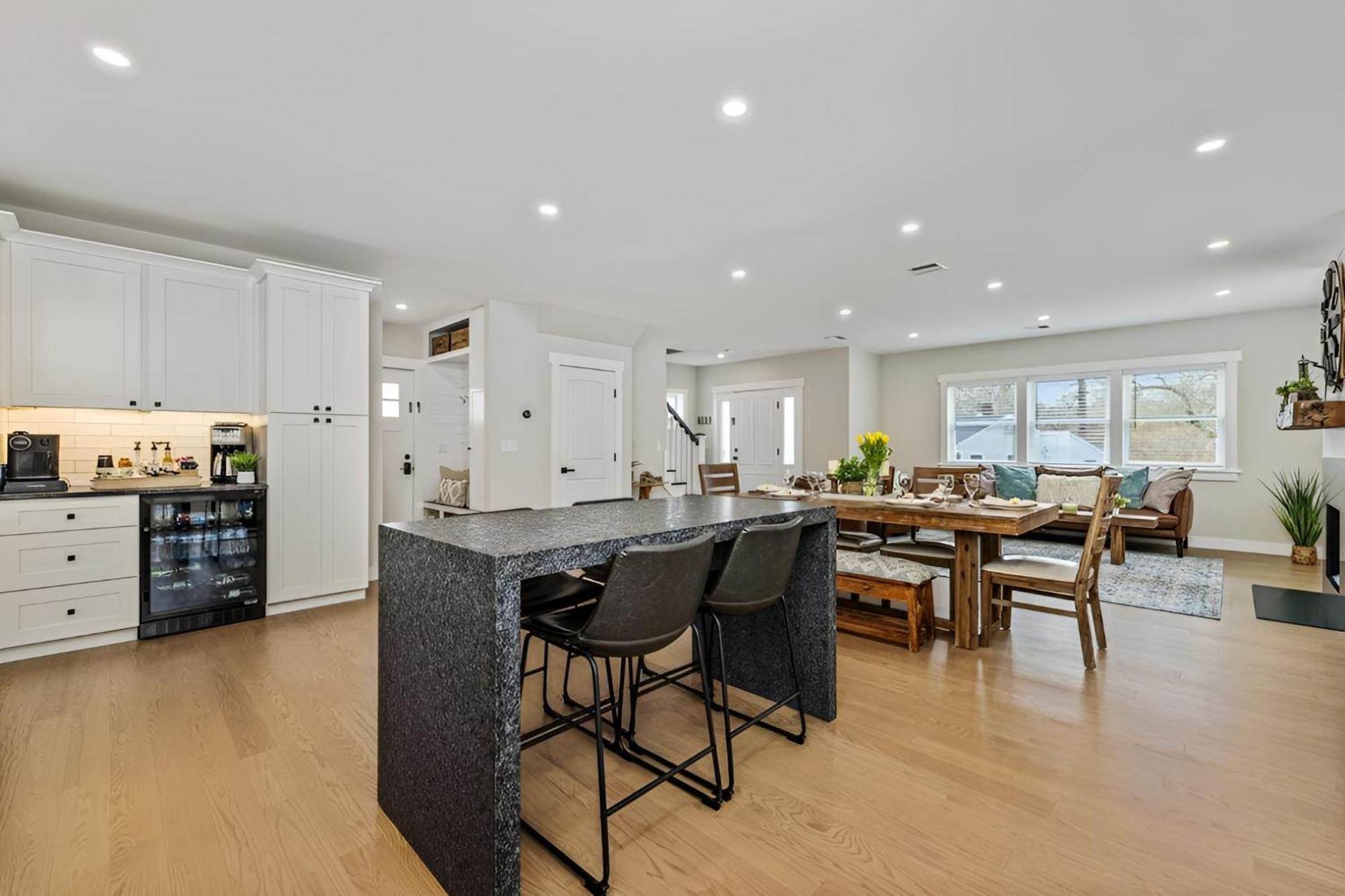 Renovated & Sophisticated Home Near Beach & Shops! Barnstable Esterno foto